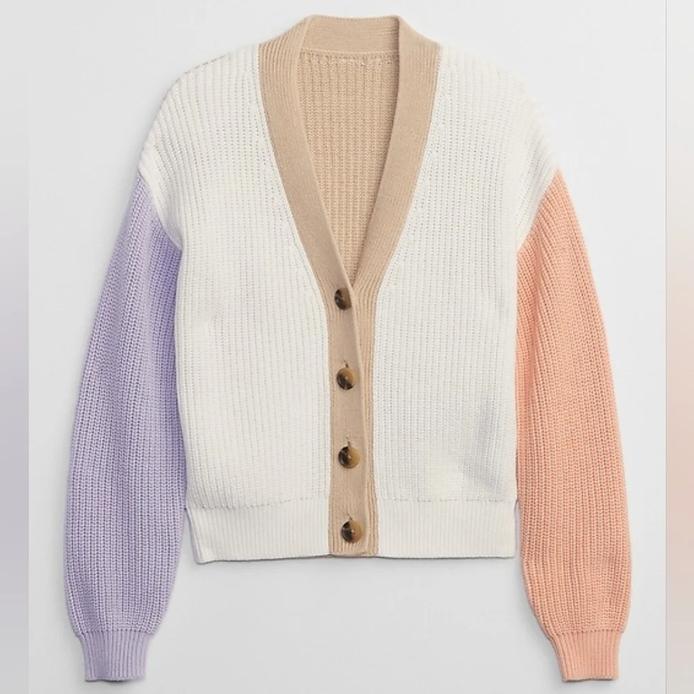 GAP Shaker-Stitch V-Neck Cardigan - Picture 2 of 8